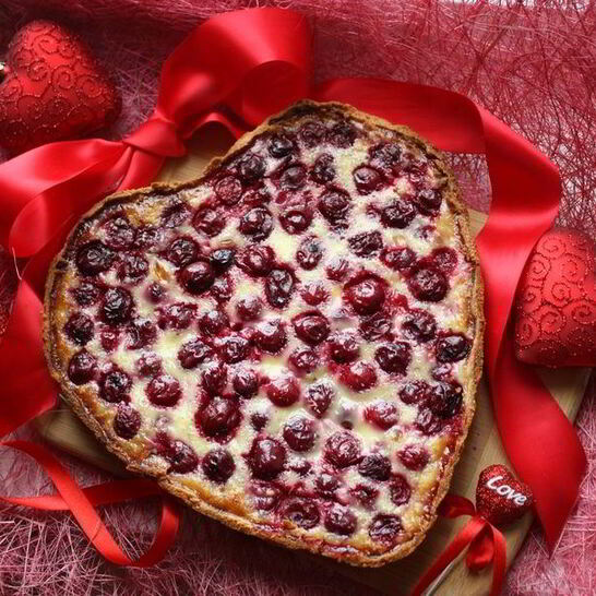 Рецепт вишневого тарта с миндалем