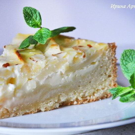 Рецепт яблочного тарта с миндальными лепестками