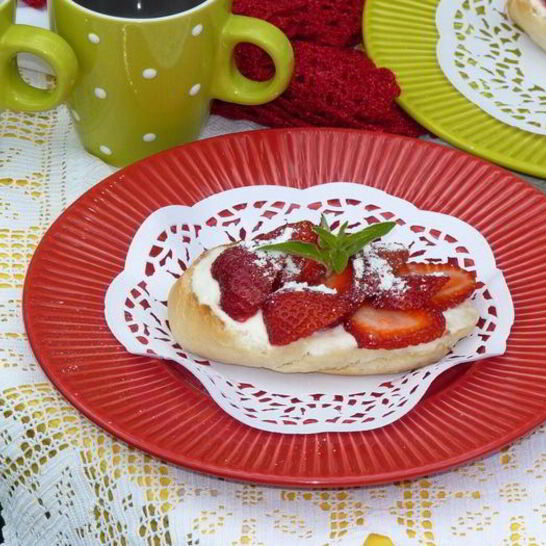 Рецепт сладких тостов с клубникой