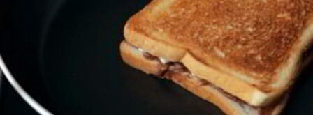 тост с нутеллой и маршмеллоу. Шаг 3