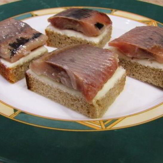 Рецепт тостов с селедкой