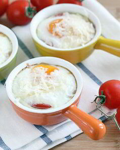 Порционная яичница с помидорами в духовке