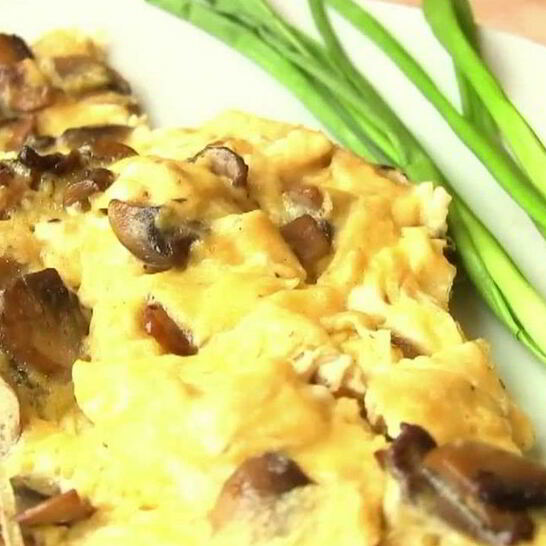 Рецепт простой яичницы с грибами