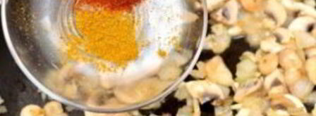 яичница-болтунья с грибами. Шаг 4