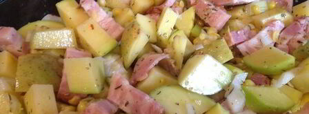 яичница и запеченный картофель с беконом и ароматными травами. Шаг 5