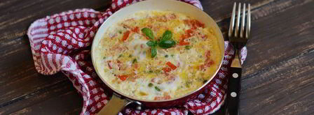 яичница с помидорами и зеленым горошком. Шаг 10