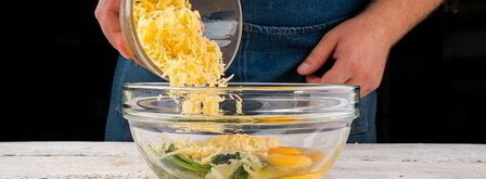 яичница в булочке. Шаг 5