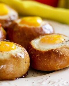 Яичница в хлебном горшочке