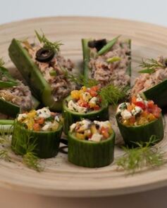 Закуска из огурцов с фетой и болгарским перцем