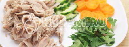 заливное из курицы новогоднее. Шаг 6