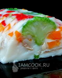 Заливное из курицы с брокколи