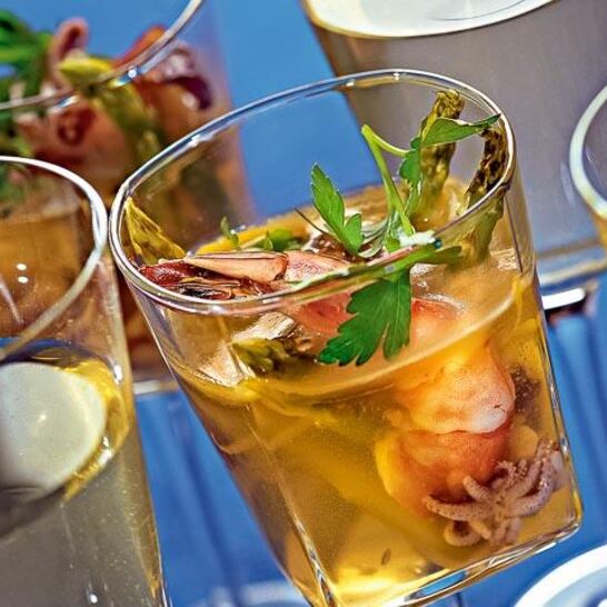 Рецепт заливного из морепродуктов в бокалах