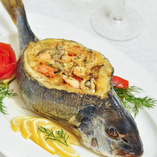 Рецепт дорадо, фаршированная жюльеном из морепродуктов