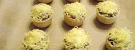 жульен в тарталетках с грибами и курицей. Шаг 8