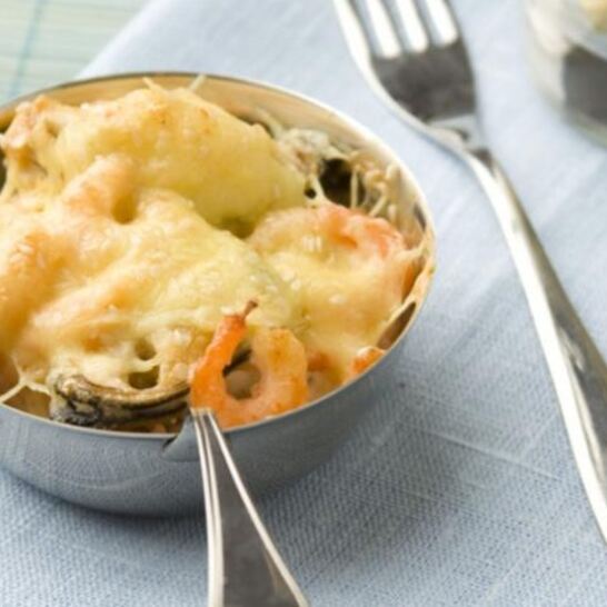 Рецепт жюльена из креветок и мидий на спарже