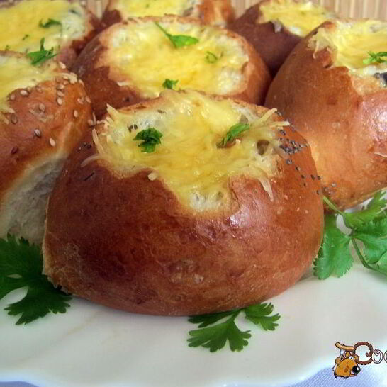 Рецепт жюльена с курицей и грибами в булочке